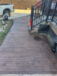 stamped-concrete-wood-grain-walkway-milwaukee