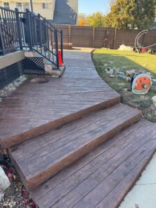 wood-plank-stamped-concrete-steps-milwaukee