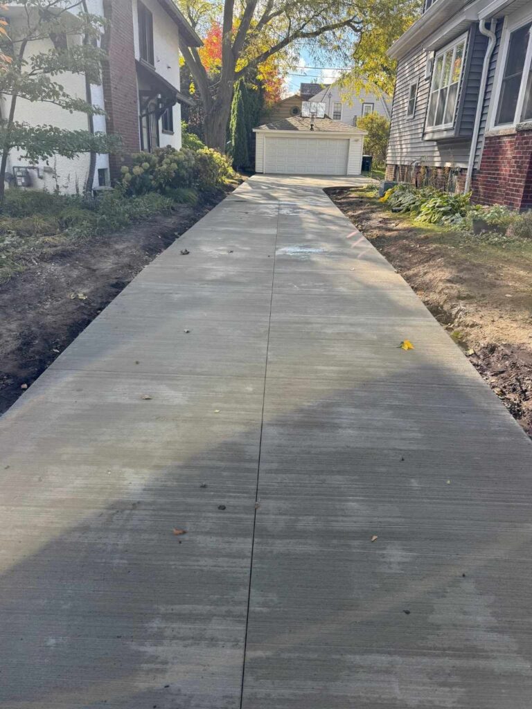 wauwatosa-brushed-finish-concrete-driveway